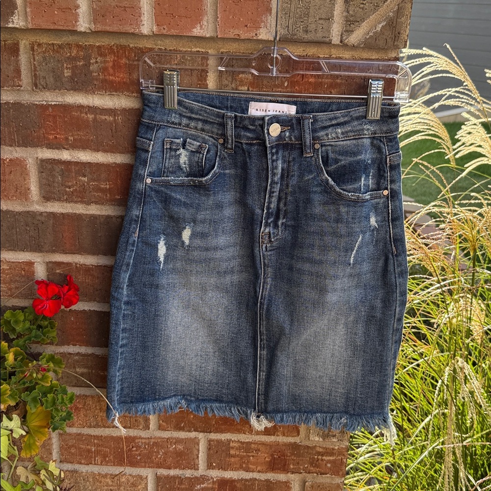 RISEN Ladies S Denim Distressed Jean Skirt - Picture 2 of 8